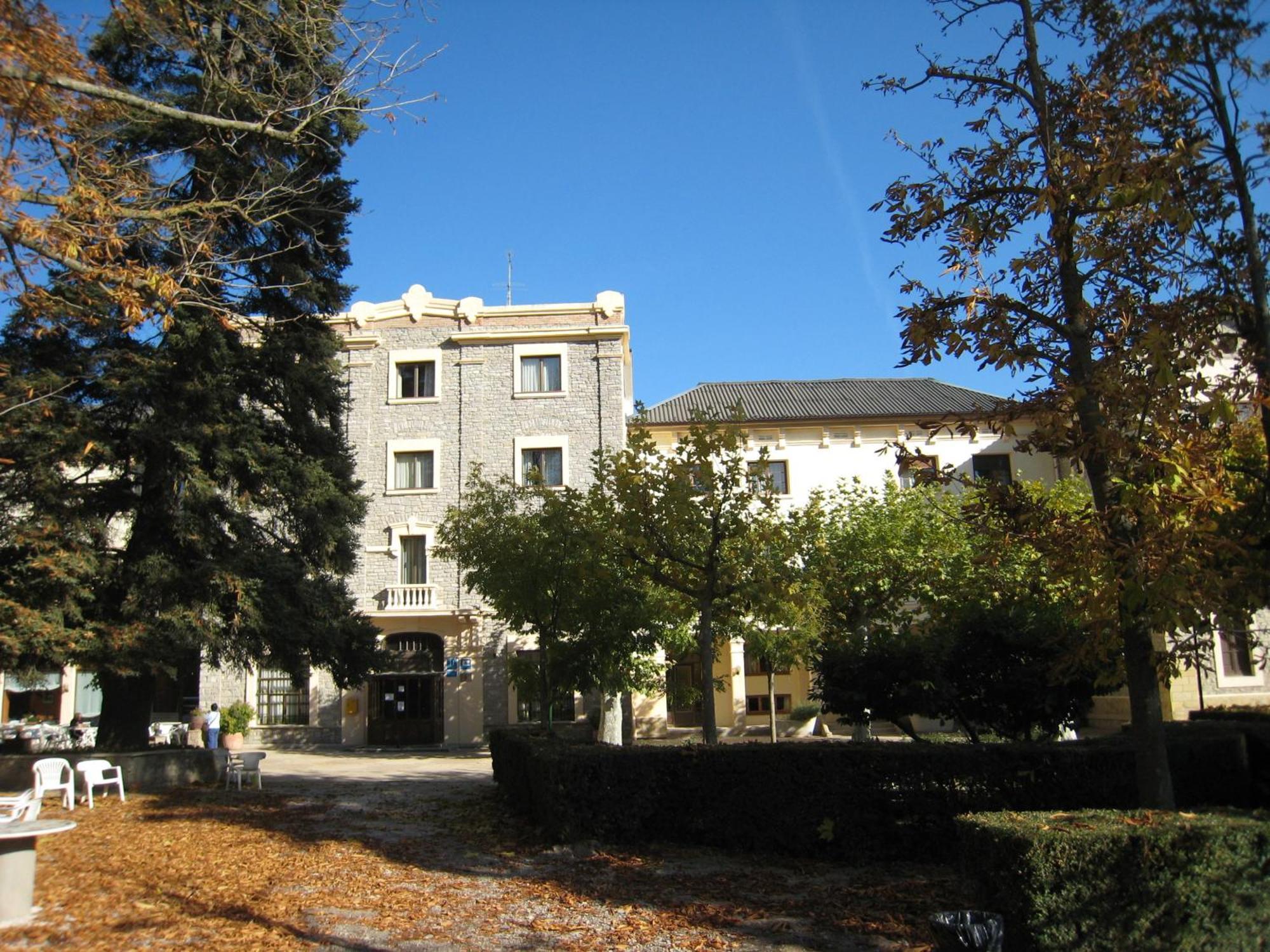 巴利福戈纳德留科尔布温泉酒店 Vallfogona De Riucorb 外观 照片