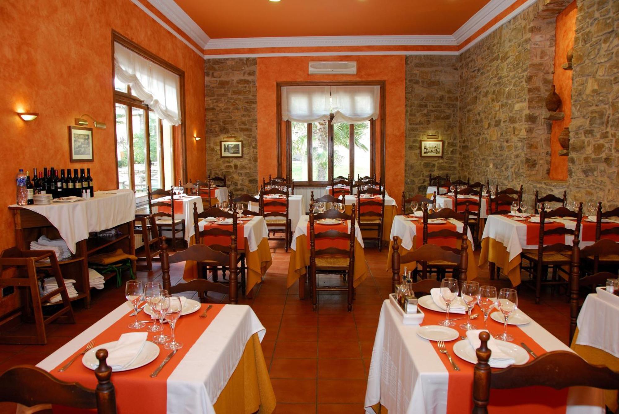 巴利福戈纳德留科尔布温泉酒店 Vallfogona De Riucorb 外观 照片